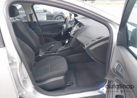 2016 Ford Focus S z USA, uszkodzony, nr VIN 1FADP3E22GL366114